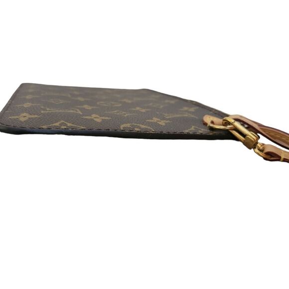 Louis Vuitton Monogram Neverfull MM Pouch - Picture 7 of 13